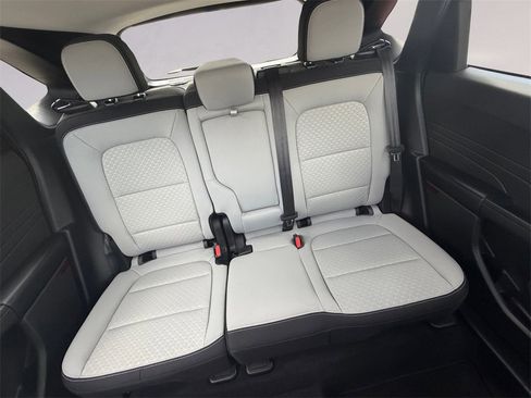 Used 2024 Ford Escape Active image 18