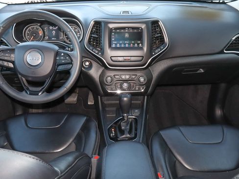 Used 2020 Jeep Cherokee Latitude Plus image 10