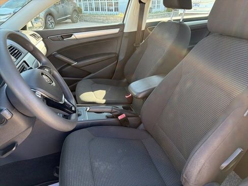 Used 2016 Volkswagen Passat 1.8T S image 9