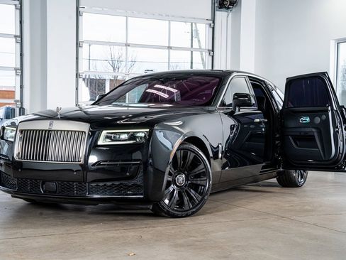 Used 2022 Rolls-Royce Ghost image 2
