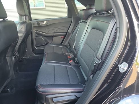 Used 2023 Ford Escape ST-Line Select w/ Tech Pack #2 AWD/4WD image 9