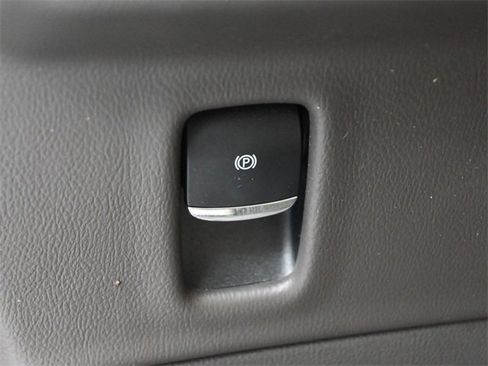 Used 2022 Lincoln Nautilus Reserve w/ Equipment Group 201A image 18