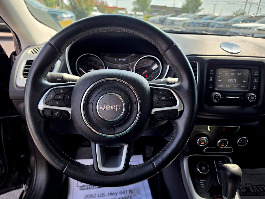 Used 2018 Jeep Compass Latitude AWD/4WD image 15
