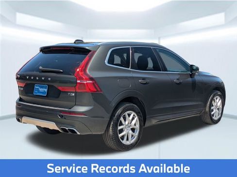 Used 2021 Volvo XC60 T5 Momentum w/ Premium Package FWD image 6
