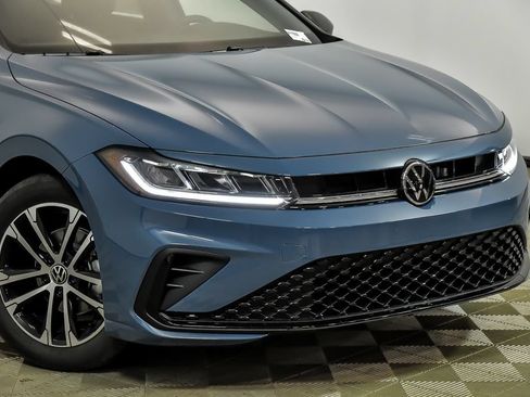 Used 2026 Volkswagen Jetta Sport FWD image 2