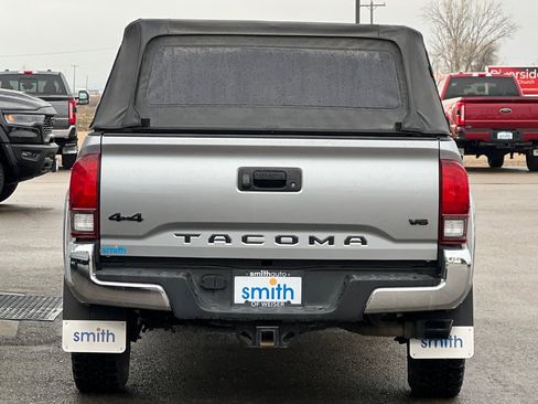 Used 2022 Toyota Tacoma 4x4 Double Cab image 4