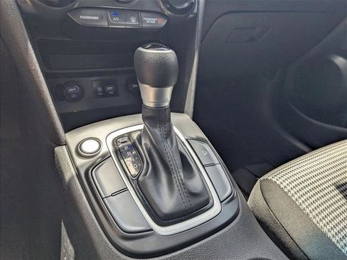 Used 2019 Hyundai Kona SE FWD image 12