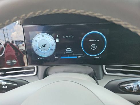 Used 2025 Hyundai Elantra SEL FWD image 19