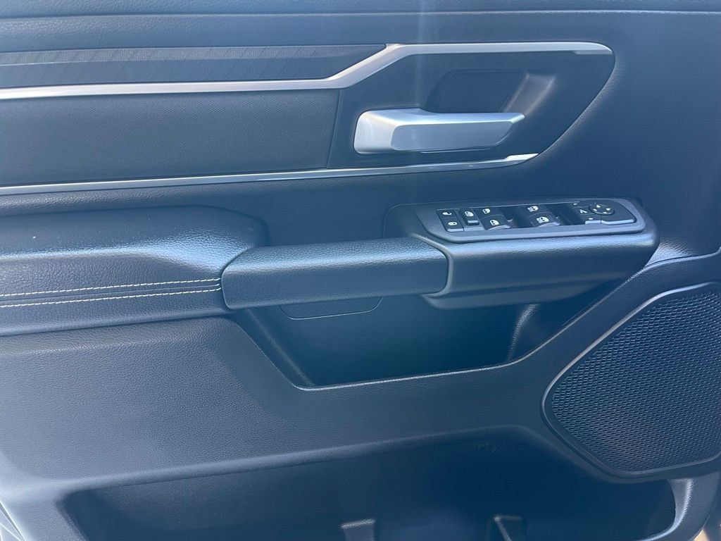 New 2026 RAM 1500 Big Horn AWD/4WD image 9