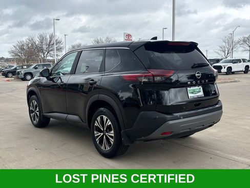 Used 2023 Nissan Rogue SV image 3