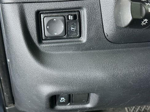 Used 2017 Nissan Versa SV image 16