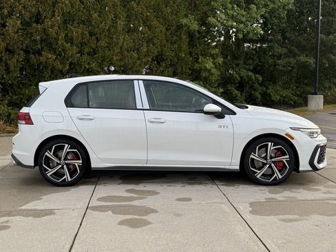 New 2025 Volkswagen GTI SE image 6