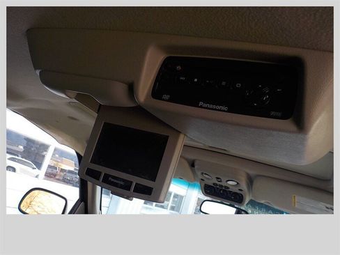 Used 2006 Chevrolet Suburban LT w/ Preferred Equipment Group image 32