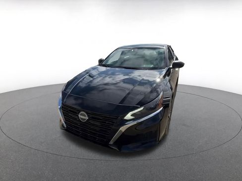 Used 2025 Nissan Altima 2.5 SV image 7