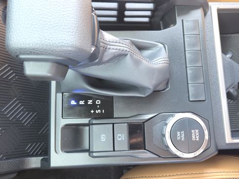 Used 2025 Toyota 4Runner SR5 image 34