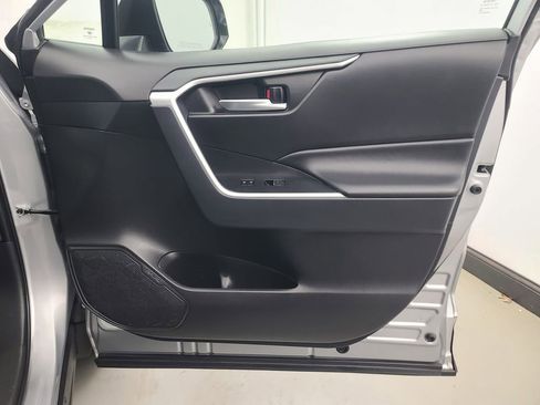 Used 2025 Toyota RAV4 XLE image 14