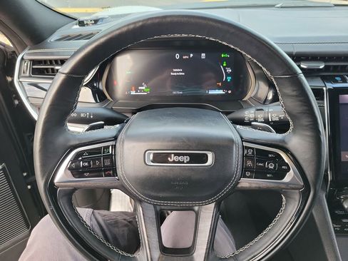 Used 2023 Jeep Grand Cherokee Overland w/ Advanced Protech Group III image 4