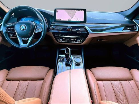 Used 2022 BMW 530i xDrive w/ Convenience Package AWD/4WD image 9