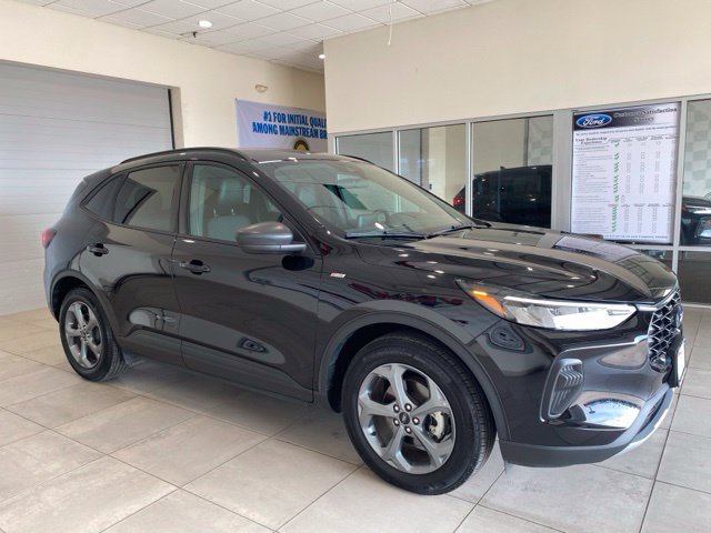 Used 2025 Ford Escape ST-Line FWD image 3