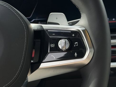 Used 2025 BMW 750e xDrive image 16