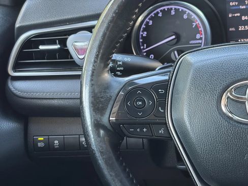 Used 2020 Toyota Camry SE FWD image 27