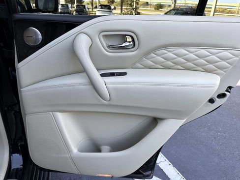 Used 2024 INFINITI QX80 Sensory image 17
