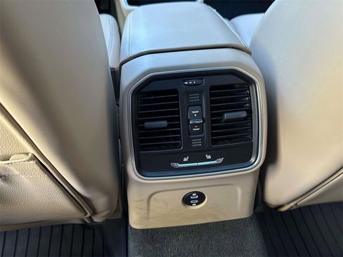 Used 2025 Porsche Macan image 14