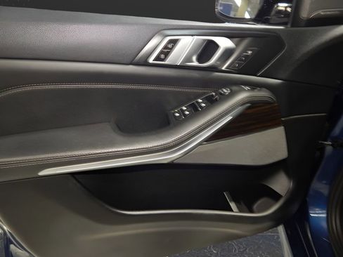 Used 2019 BMW X5 xDrive40i w/ M Sport Package AWD/4WD image 13