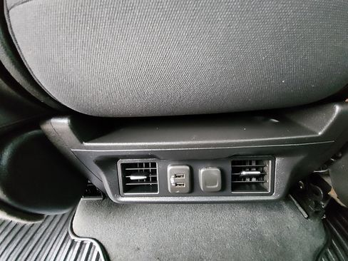 Used 2021 GMC Sierra 1500 SLE w/ Preferred Package image 32