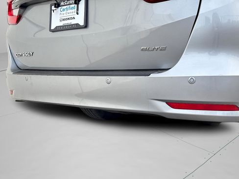 Certified 2023 Honda Odyssey Elite image 6