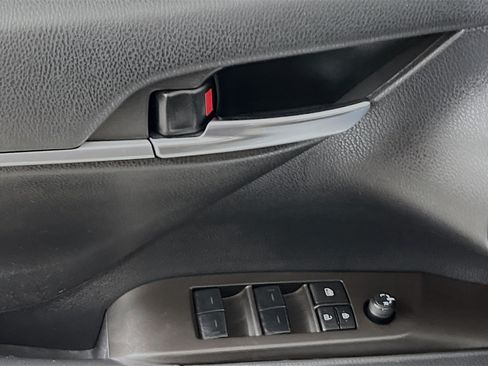 Used 2023 Toyota Camry SE FWD image 17