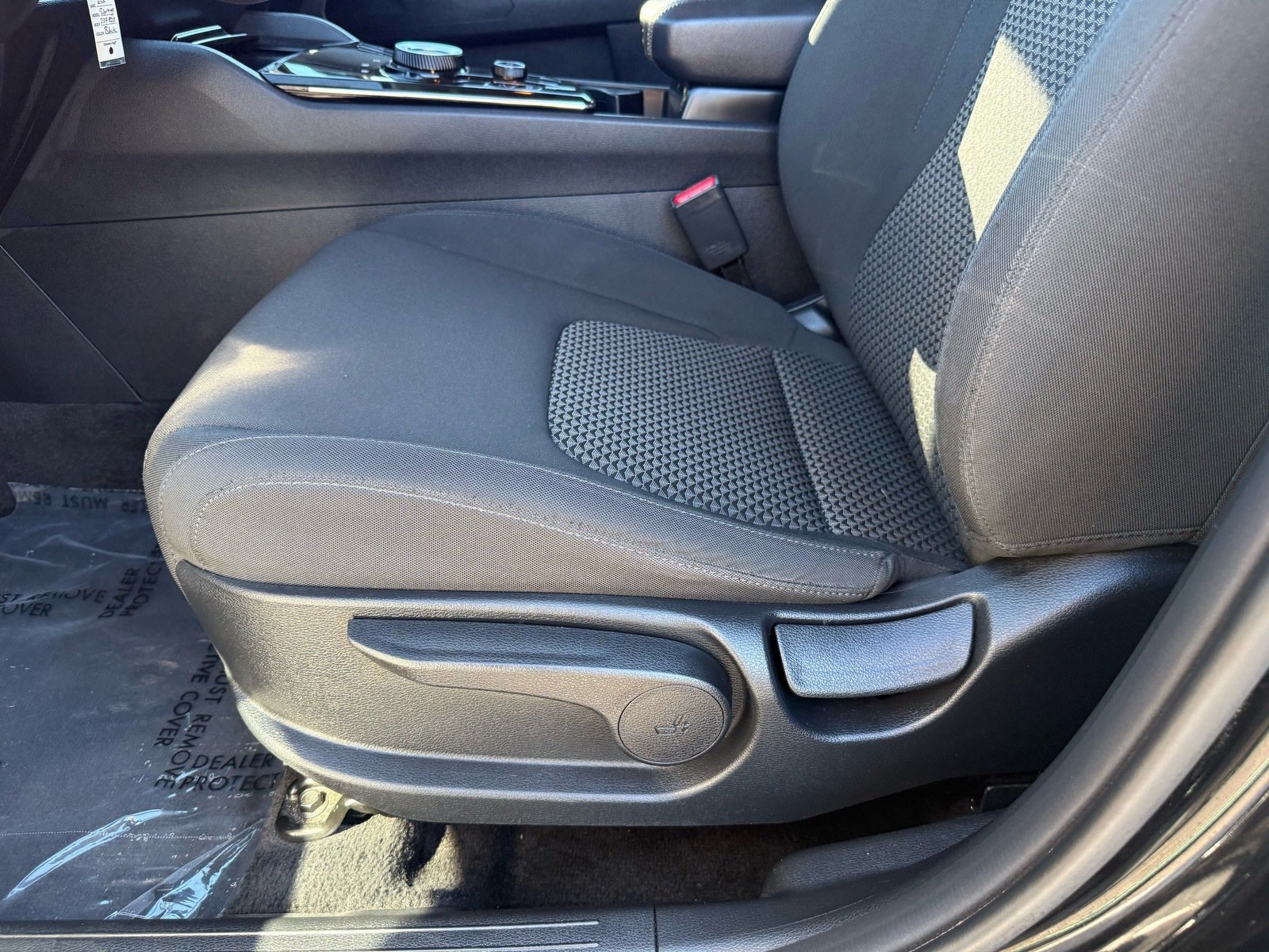 Used 2025 Kia Sportage LX FWD image 14