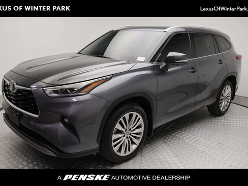 Used 2023 Toyota Highlander Platinum AWD/4WD image 1