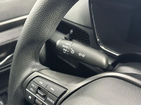 Used 2024 Honda CR-V EX image 15