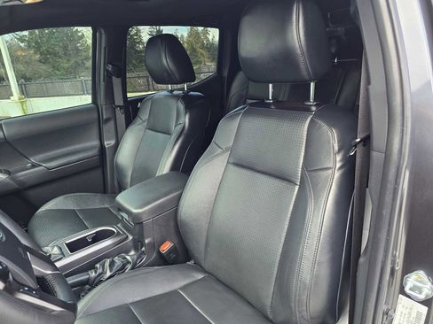 Used 2023 Toyota Tacoma TRD Off-Road w/ TRD Premium Off Road Package image 22