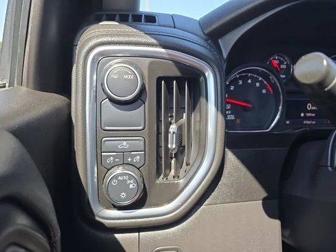 Used 2020 Chevrolet Silverado 1500 LT RWD image 24