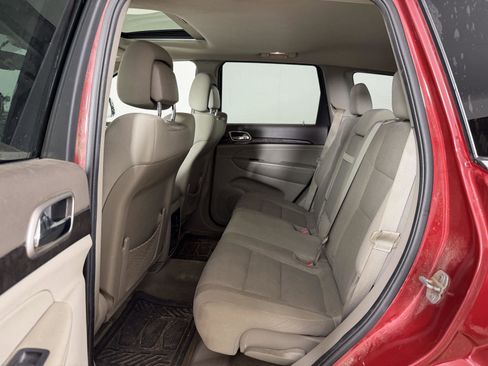 Used 2011 Jeep Grand Cherokee Laredo w/ Security & Convenience Group image 16