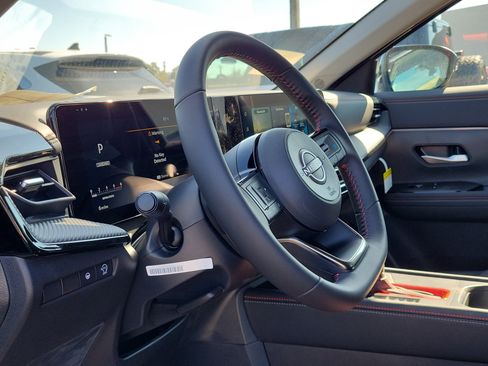 New 2026 Nissan Kicks SR image 10