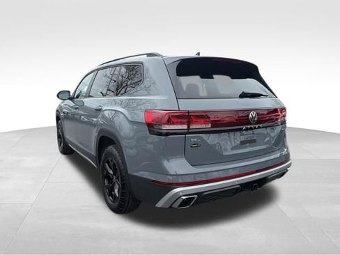 Used 2024 Volkswagen Atlas Peak Edition SEL image 6