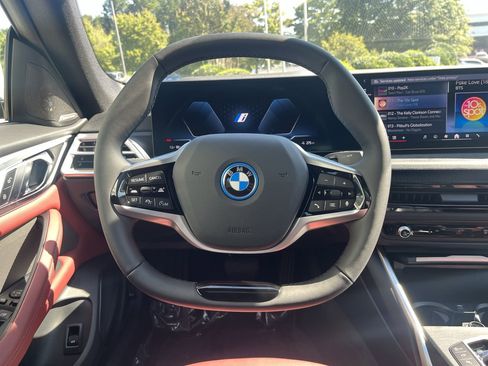 Used 2025 BMW i4 eDrive40 w/ Premium Package image 21