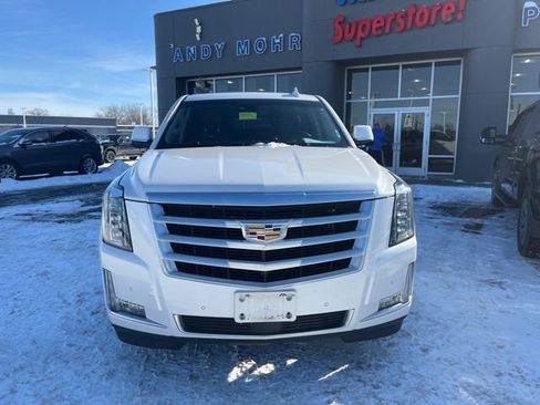 Used 2016 Cadillac Escalade Premium image 13
