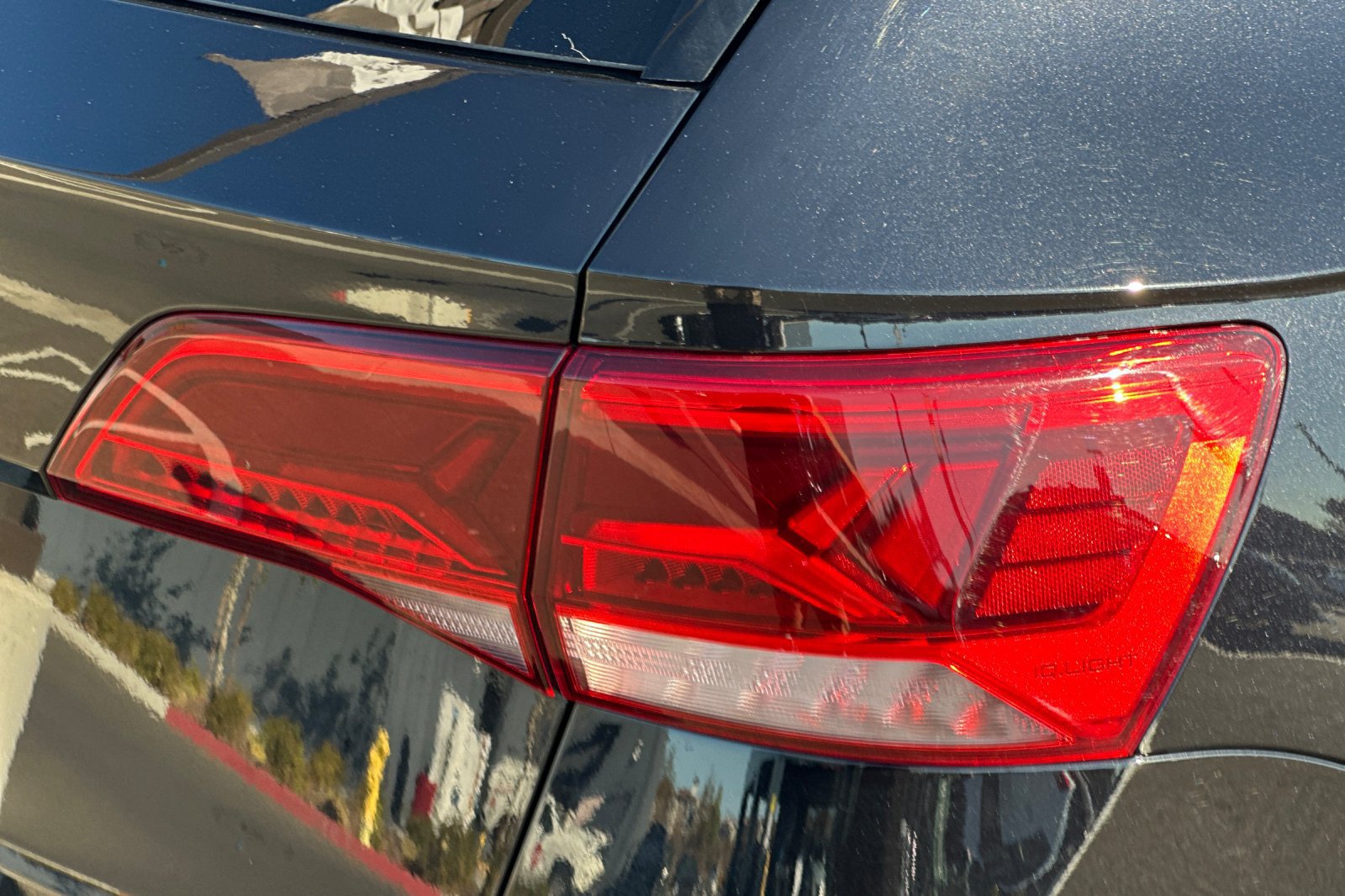 Used 2023 Volkswagen Taos SE w/ Panoramic Sunroof Package FWD image 48
