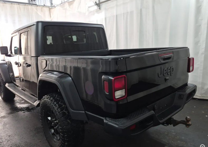 Used 2023 Jeep Gladiator Sport AWD/4WD image 3