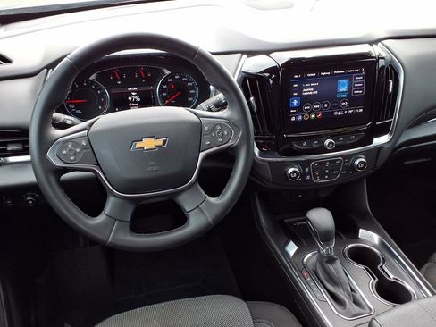 Used 2023 Chevrolet Traverse LT FWD image 14