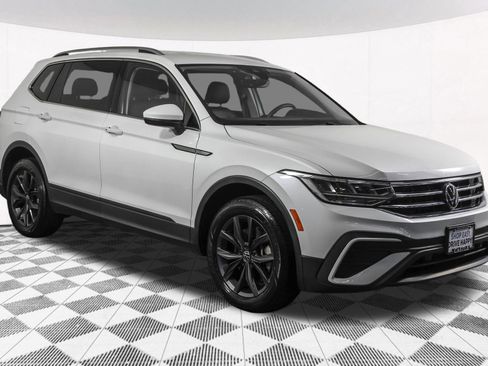 Used 2023 Volkswagen Tiguan SE FWD image 11
