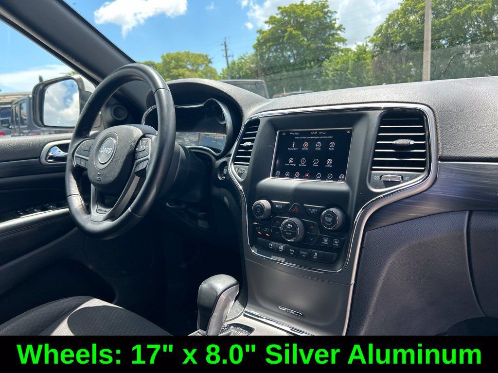 Certified 2019 Jeep Grand Cherokee Laredo RWD image 25