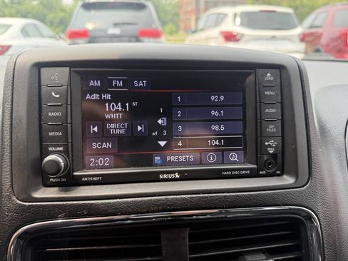 Used 2019 Dodge Grand Caravan SE FWD image 23