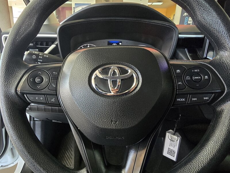 Used 2025 Toyota Corolla LE FWD image 25
