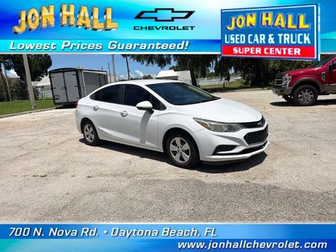 Used 2017 Chevrolet Cruze LS FWD image 15