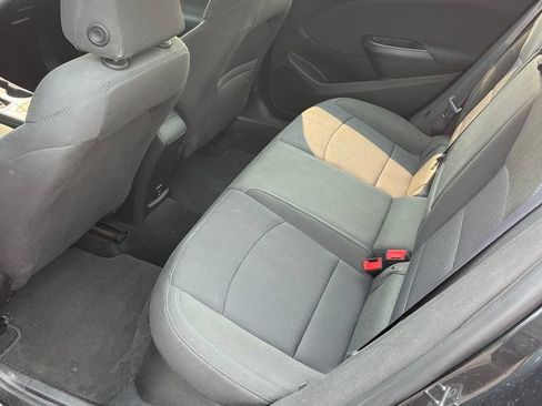 Used 2017 Chevrolet Cruze LT FWD image 7